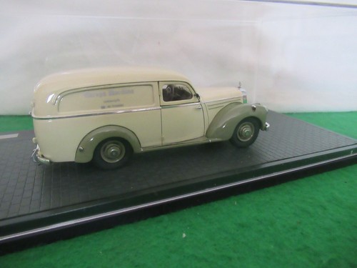 MATRIX 1952 MERCEDES-BENZ 220 LIEFERWAGEN BY AUTENRIETH SCALE 1:43 MX 11302-201 - Picture 4 of 9