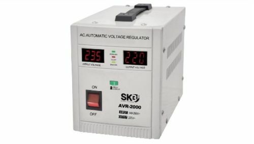Regolatore Tensione 2000VA 220V Uso Professionale - Display Digitale