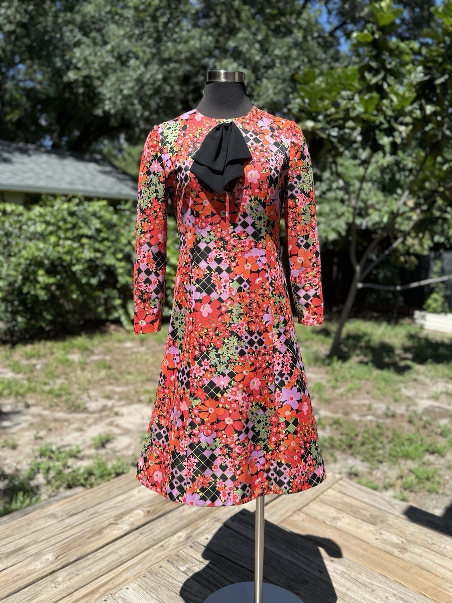 1960s Dresses 60's A Line Dress 1960s Pattern: Mod A-Line, V-Back,  Jiffy Dress 'Easy To Sew