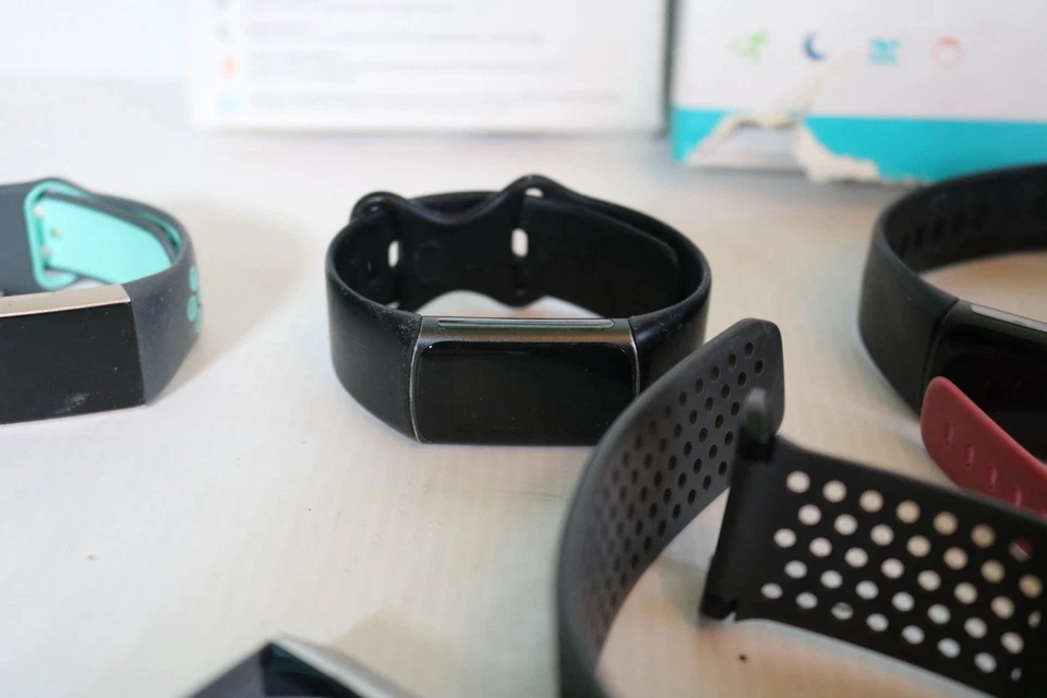 Fitbit Bundle Charge, Flex 2 usw. - Mix aus funktionstüchtig und ungetestet - Bild 4 von 4