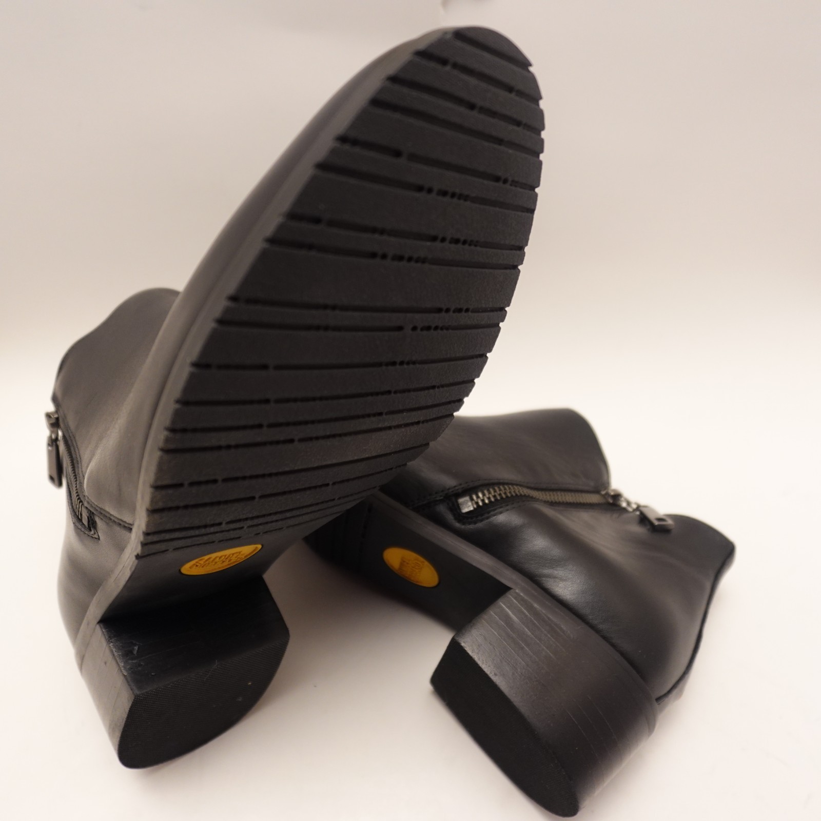 Samuel Hubbard Women's 8 M 'Valencia' Ankle Boot Black Leather Zipper Boots