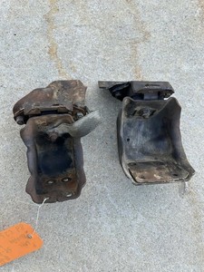 76-86 Jeep CJ7 1984 4.2L 6cyl Motor Mounts Pair