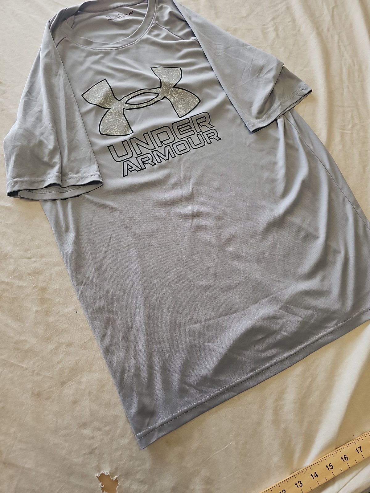 Under Armour Youth XL Grey HeatGear Graphic T-Shirt M E630 image 4