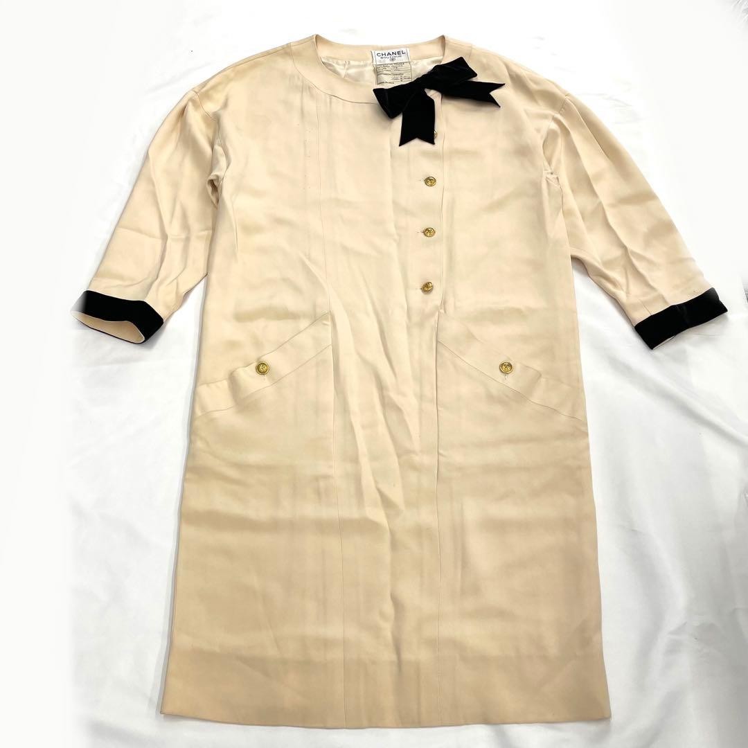 Popular model✨CHANEL Coco Button Jacket Beige - image 1