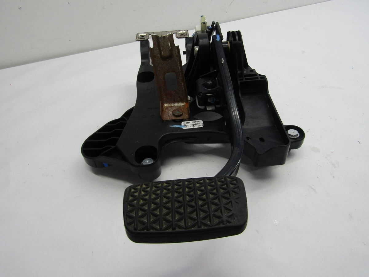 Brake Pedal Sonic 2012 2013 Chevy 1.8L Foot Lever Bracket OEM 