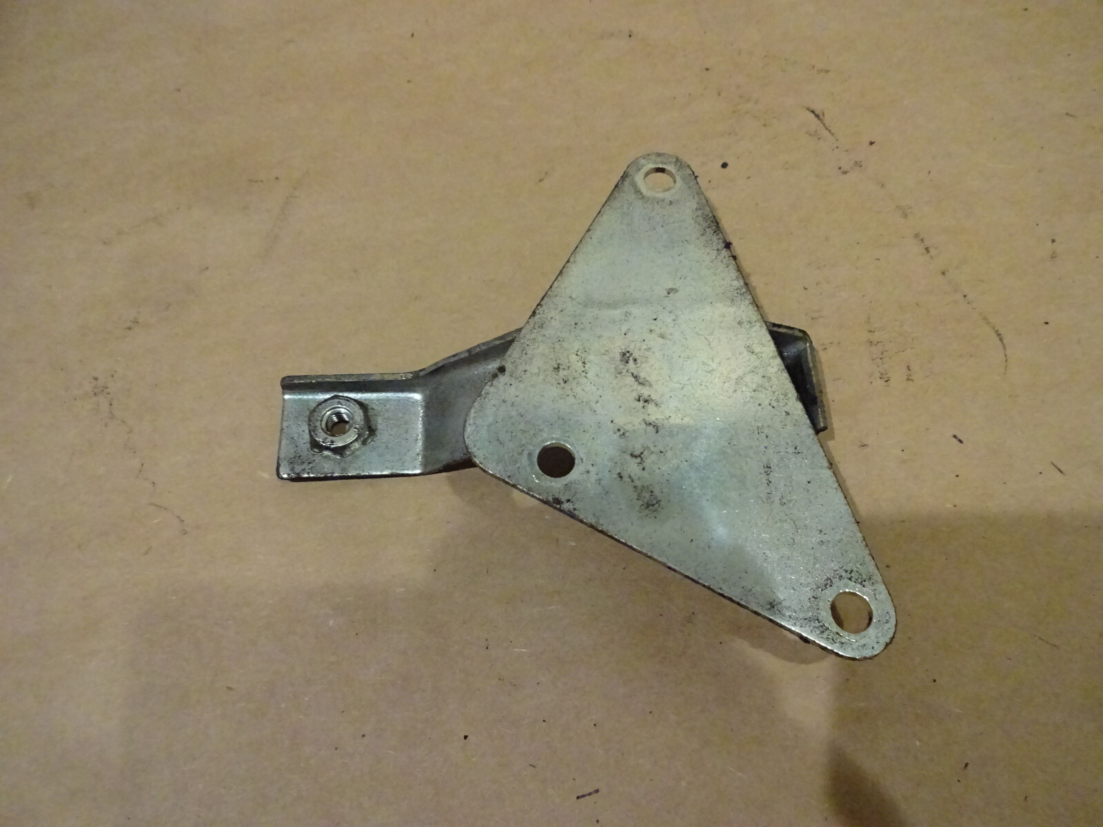 Maserati 4200 -Quattroporte - F1 Oil Tank Bracket P/N 185952
