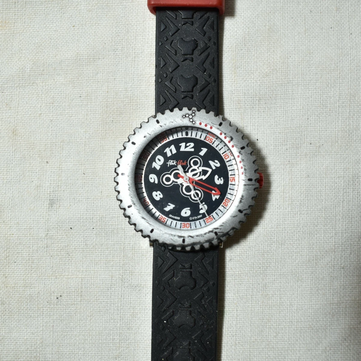 Montre flik flak etanche sales