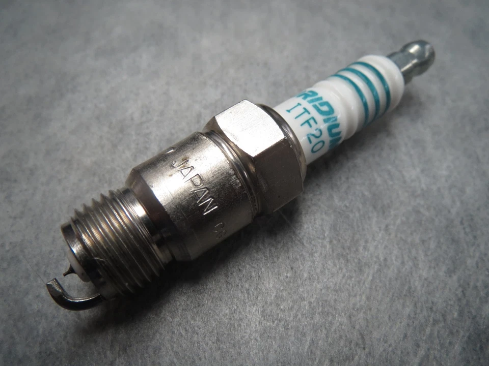 Bujías Denso Iridium ITF20 #5331 Paquete de 4 Hechas en Japón ¡Envío rápido! Foto 2 de 4