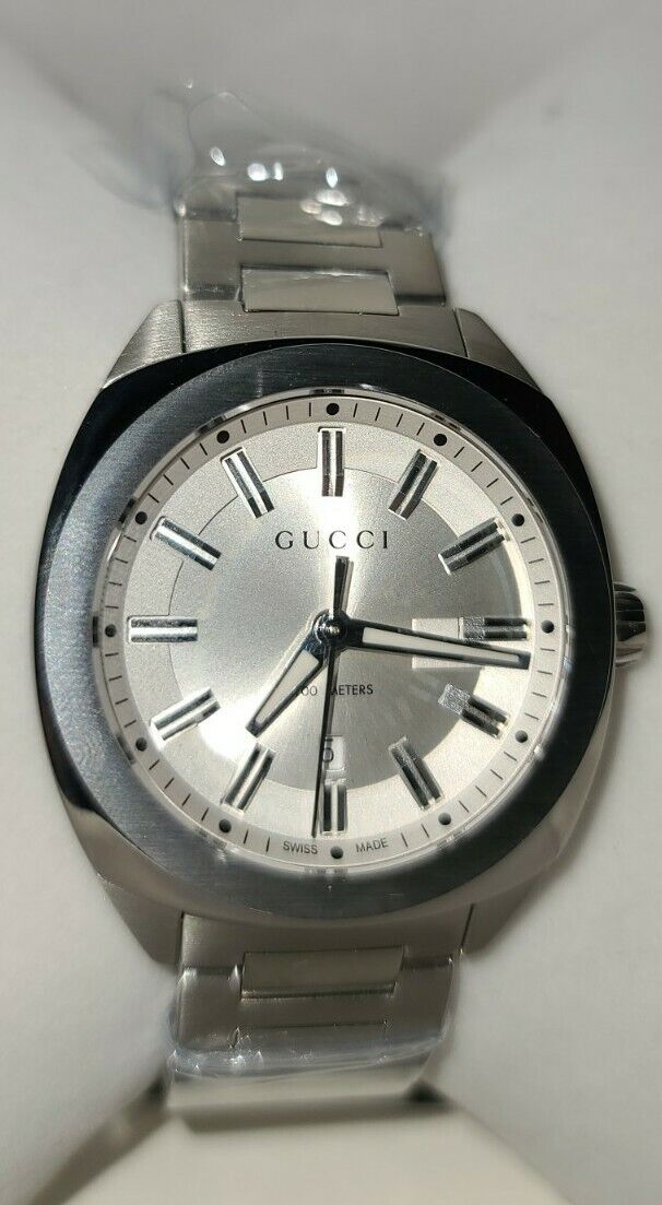 Gucci YA142402 Silver Stainless Steel Quartz Swiss Watch Gg2570 