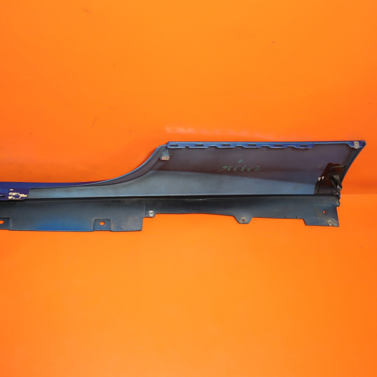 Ferrari 488 2016-2019 Right Rocker molding P/N 086612000