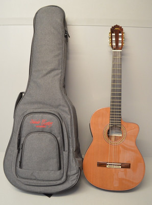 MR Manuel Rodriguez e Hijos Guitar Gitarre 00255 mit LR Baggs Stage Pro Element