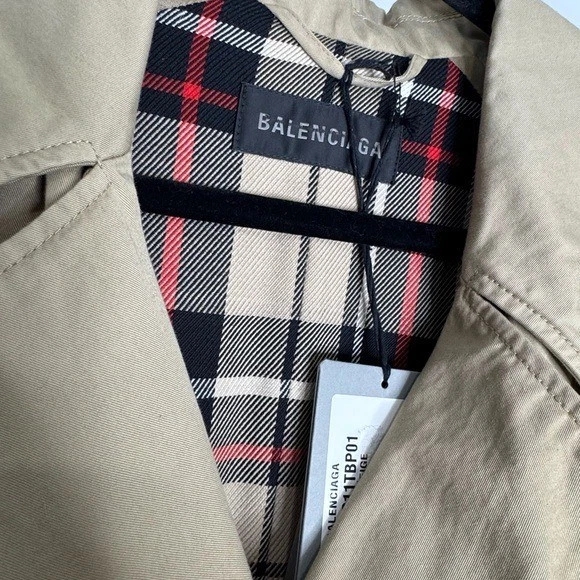 Gabardina Balenciaga diseño deconstruido beige para mujer EU 38/US 6 Foto 2 de 4