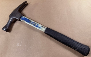 Vintage KLEIN TOOLS 807-18 Electricians Straight Claw Hammer w/Fiberglass Handle