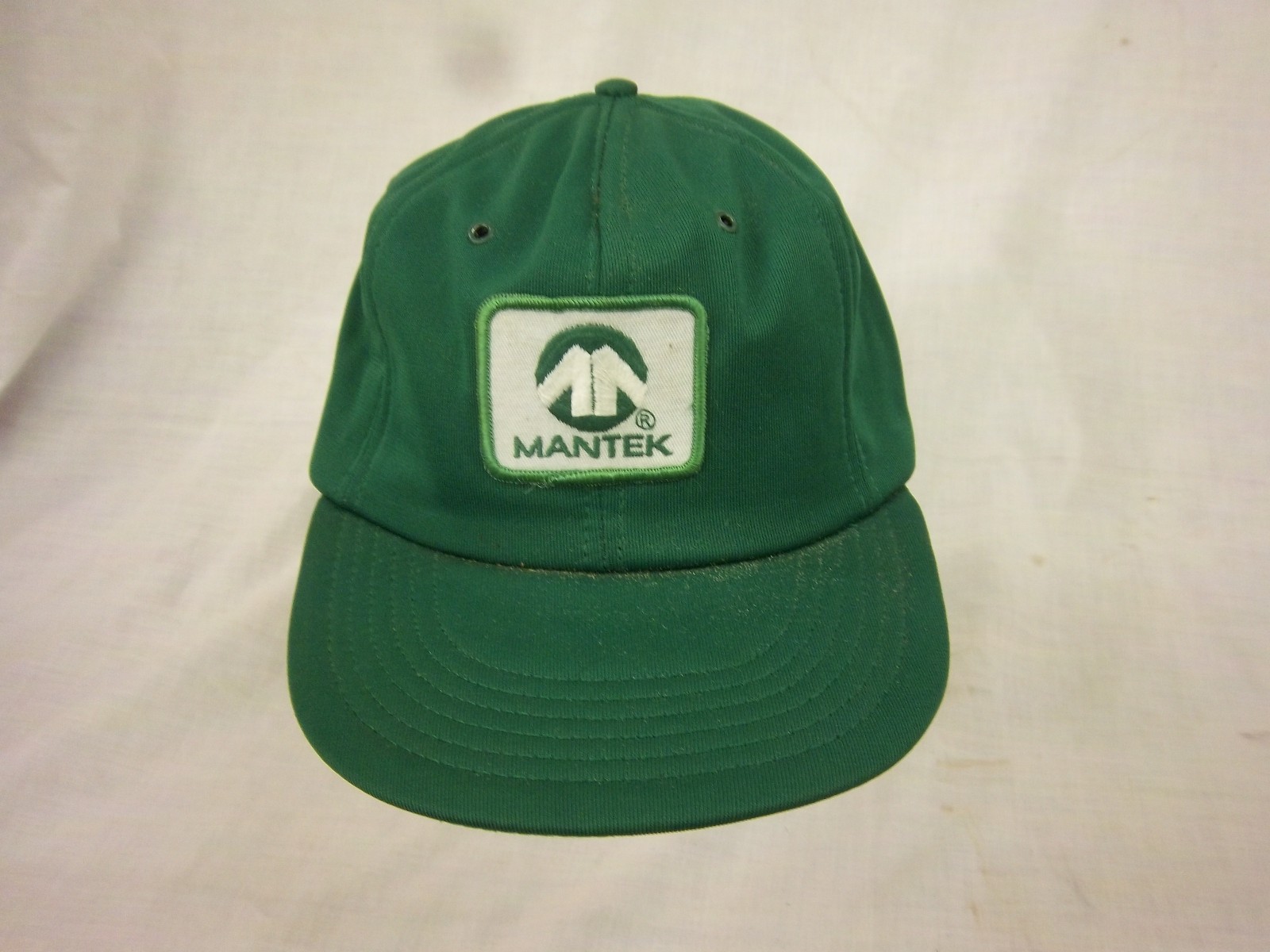 MANTEK retro 1980s vintage snapback trucker hat with cool cloth patch