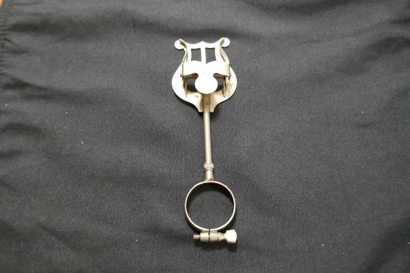 ANTIQUE METAL CLARINET/SAXOPHONE LYRE - HOLDER FOR MARCHING BAND MUSIC