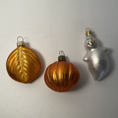 3 Halloween geblasenes Glas Mini-Ornamente Geist Kürbis Blatt Feder Baumgröße - Bild 1 von 12
