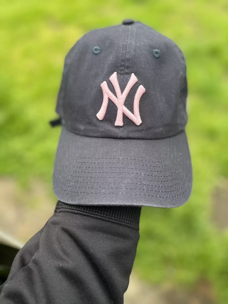 New York Yankees New Era Pink Logo navy blue Adjustable Baseball