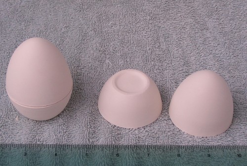 Ceramic Two Little Egg Jewel Boxes, fired to 04, ready for glaze or paint - Picture 3 of 4