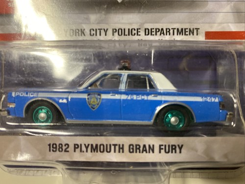 NYPD 1:64 Greenlight Green Machine 1982 Plymouth Gran Fury Chase - Picture 2 of 5
