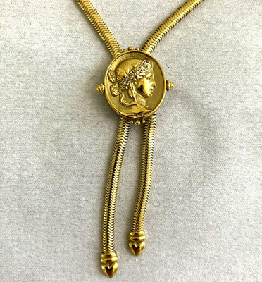 Seidengang 18 Karat Yellow Gold Bas-Relief Diamond Oval Pendant Necklace 18k 36g
