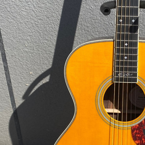 Yellow OM-28 acoustic guitar with rosewood fingerboard. 20 frets Fast shipping.