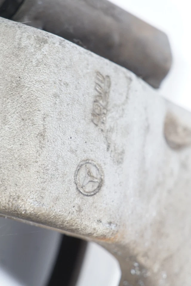 2008 - 2014 MERCEDES BENZ C300 RWD W204 FRONT RIGHT BRAKE CALIPER OEM - Image 4 of 4