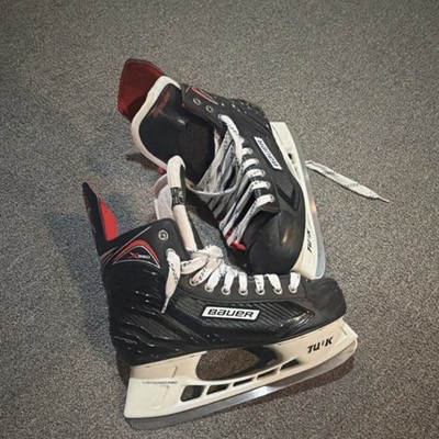 Bauer Vapor X500 Ice Hockey Skates Black Red White Lace Adult Ice Hockey