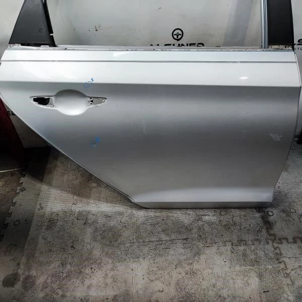 Painel traseiro direito 2015-2017 Hyundai Sonata 77004-C1000 fabricante de equipamento original *ReaD* - Imagem 3 de 4