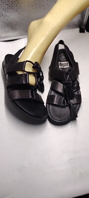 Flipflop Women's Sandals 7( Minor Scuffs  .Look Pictures. (B26)