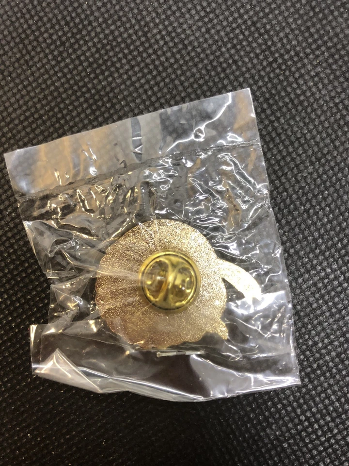 NAGANO 1998 OLYMPIC GAMES. SPONSOR PIN. COCA COLA CAP. FREESTYLE SKIING - Image 2 of 2