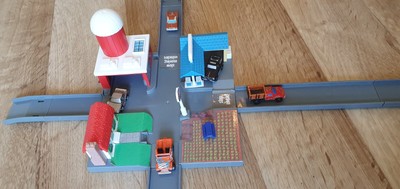 Micro Machines Galoob Playset and Cars 