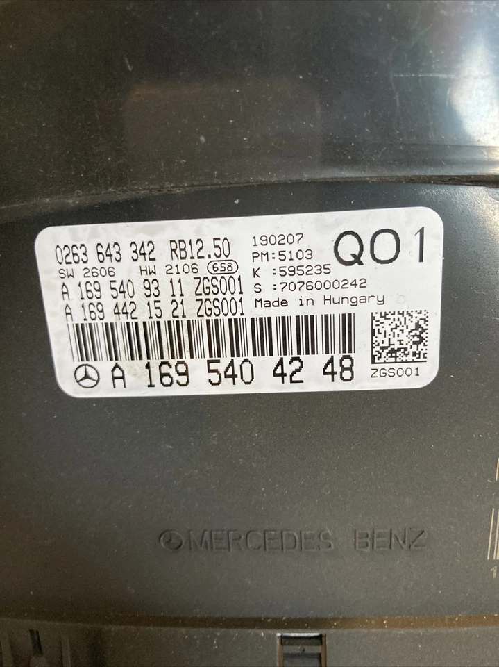 Mercedes W245 Speedometer Taho Instrument A1695404248 B-Class B170 2008 - Image 4 of 4