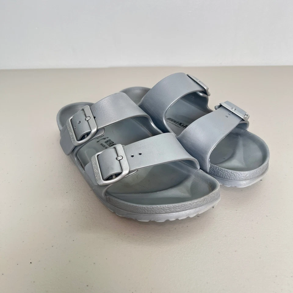 Sandálias femininas Birkenstock Arizona prata EVA 38 UE 7 EUA - Imagem 3 de 4