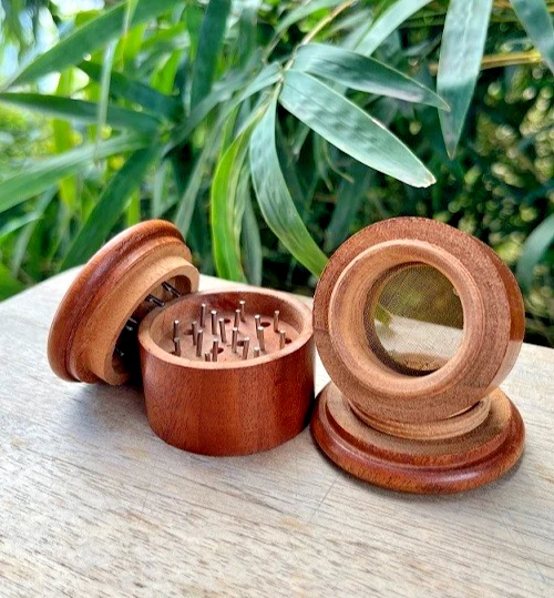 2" Rosewood Grinder 4-Piece Chamber Screen Tobacco Spice Herbs Mill Crusher NEW
Opens in a new windo