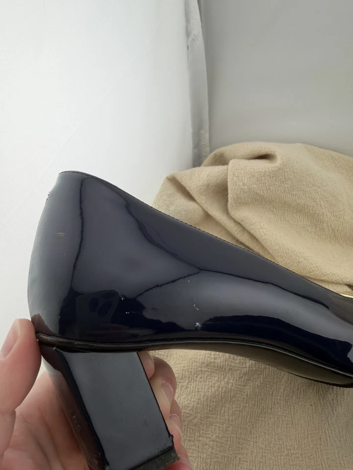 Винтажные туфли-лодочки Roger Vivier Trompette 38,5 темно-синие лакированная кожа золотая пряжка - Изображение 4 из 4