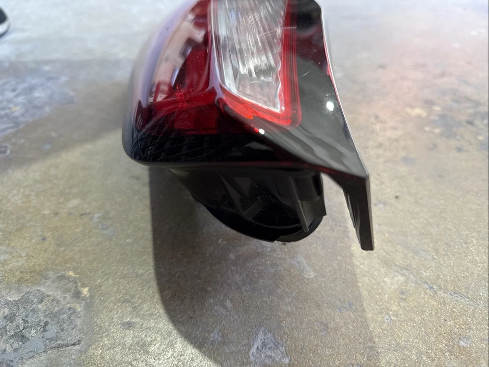 Оригинальная резервная лампа в сборе для Chevrolet Equinox 2022-2024 годов выпуска от оригинального производителя GM 85132590 - Изображение 2 из 4