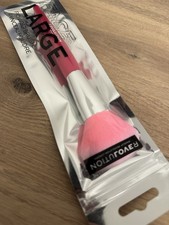 Relove by Revolution Angled Powder Brush