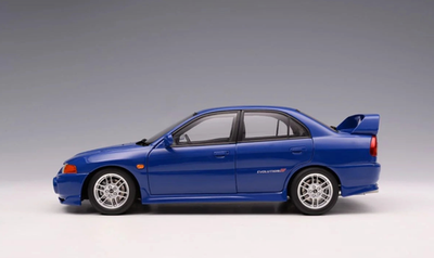 1/18 MotorHelix Mitsubishi Lancer Evolution IV Icella Blue M84005