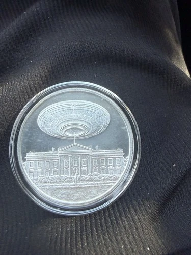 1 oz. Silver Round UFO'S over WHITE HOUSE alien round .999 fine #133