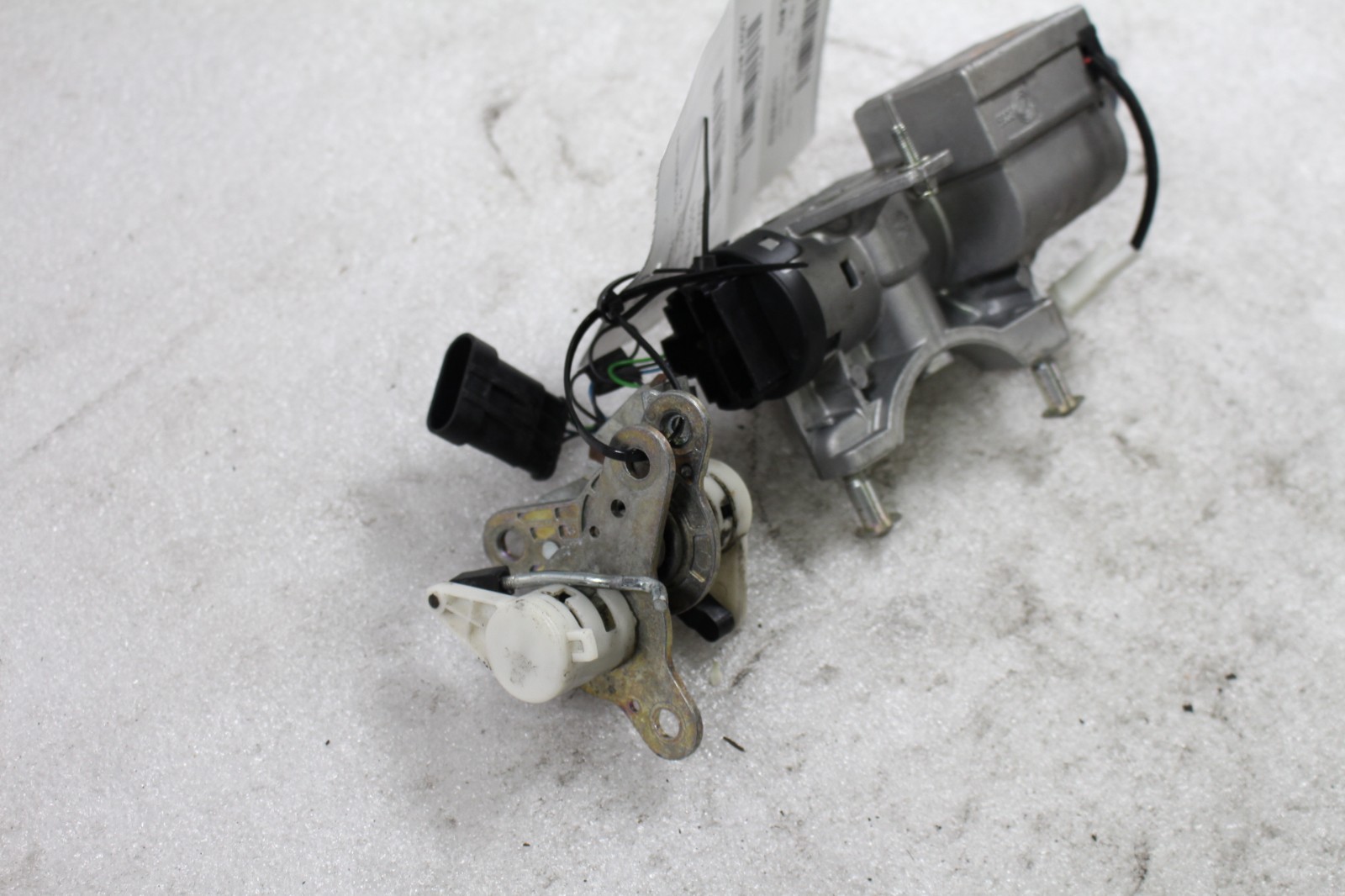 Maserati GranTurismo Ignition switches 2 pcs P/N 187748