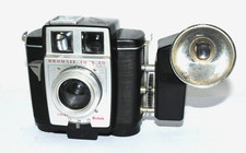 KODAK BROWNIE TWIN 20 CAMERA w/ FLASH ATTACHMENT - Shutter Tested