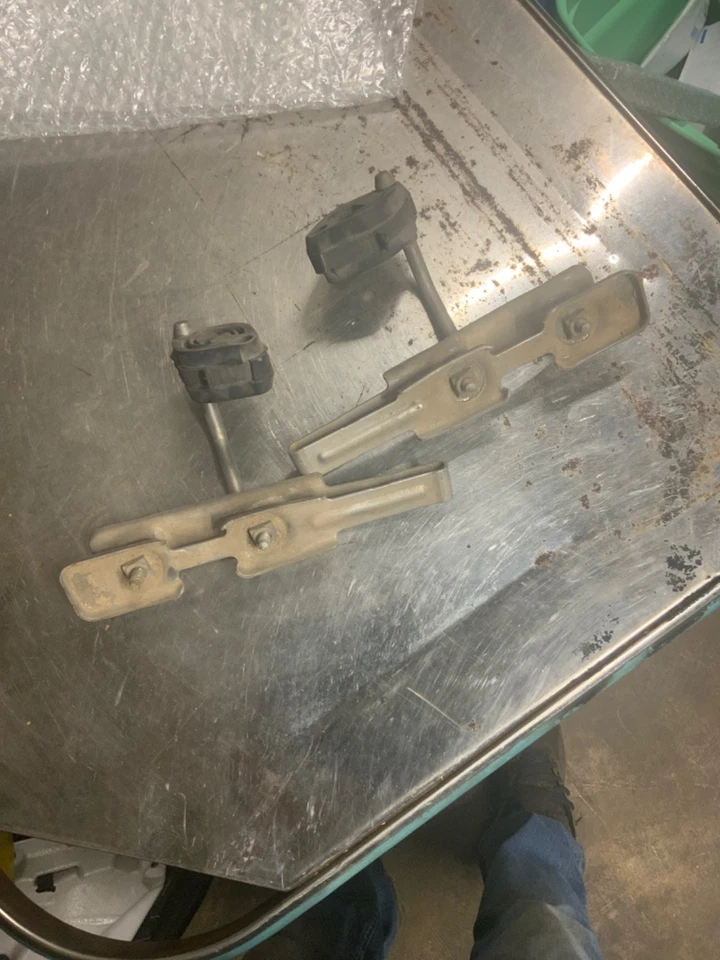 Soporte silenciador escape trasero Mini Cooper S 18302758286 08-14 R55 Foto 2 de 2