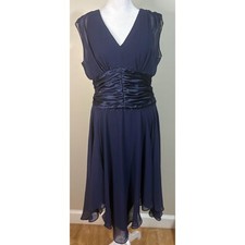 Jessica Howard Navy V-neck/Back Ruched Waist w/Beading Cocktail Dress Size 12P