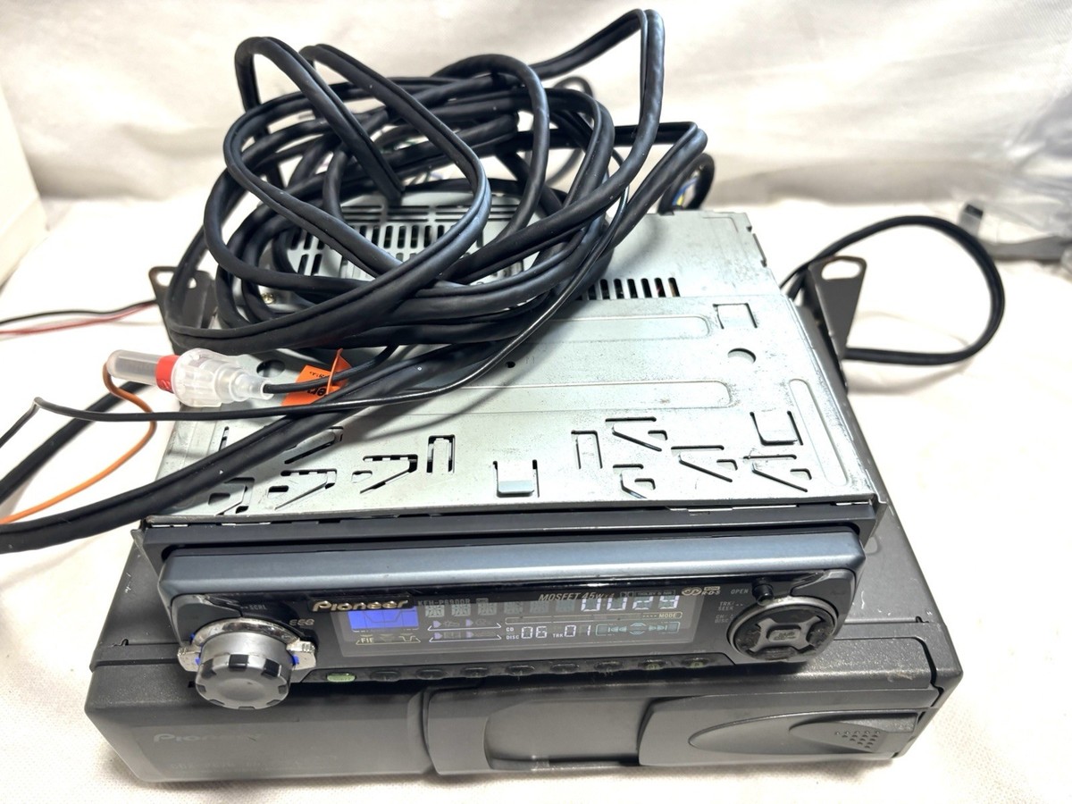 PIONEER KEH-P6900R RADIO CASSETTE WITH CDX-P670 6 DISC CD CHANGER