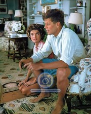 PRESIDENT JOHN F. KENNEDY & JACKIE KENNEDY ON VACATION 8X10 PHOTO