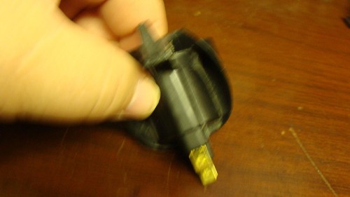 GE Side by Side Refrigerator Mod GSS23WGTABB replacement freezer light socket - Picture 5 of 5