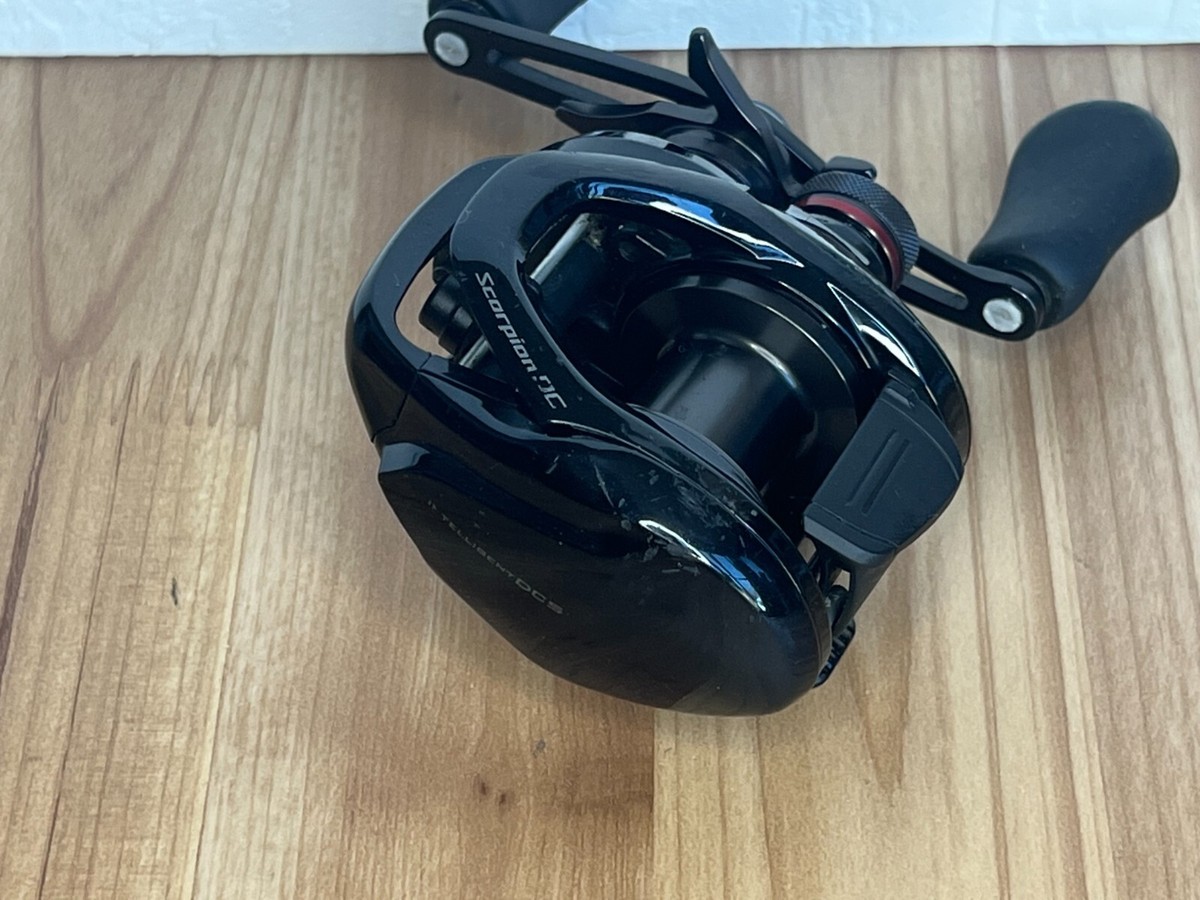 Shimano 17 scorpion DC 100hg Right Baitcasting Reel 7.2:1 Very