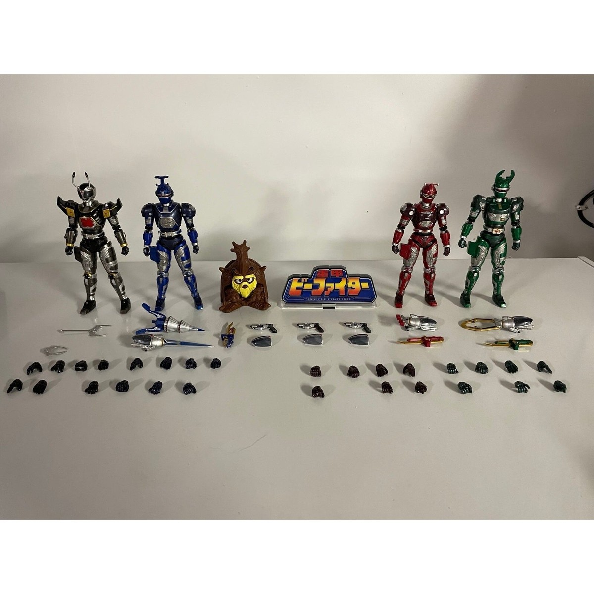 S.H.Figuarts Blue Black Beet + G.Stag & Reddle Beetle Fighter