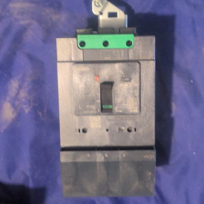 Square D PowerPact BG15 BGA36015 Circuit Breaker 15A 600VAC 3-Pole AC