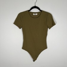 Babaton Aritzia Women M Olive Green Contour Crew Short Sleeve Bodysuit NWOT